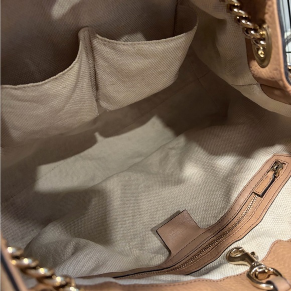 Gucci Beige Leather Shoulder Bag with Gold Chain - Picture 8 of 17